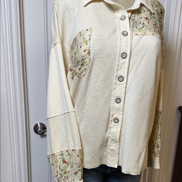 POL Mixed Media Waffle Knit Shacket Small – Ivory Button‎ Front, Floral Chiffon - Picture 5 of 7